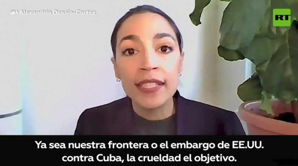 Alexandria Ocasio-Cortez se pronuncia sobre las protestas en Cuba: «El embargo estadounidense es absurdamente cruel»