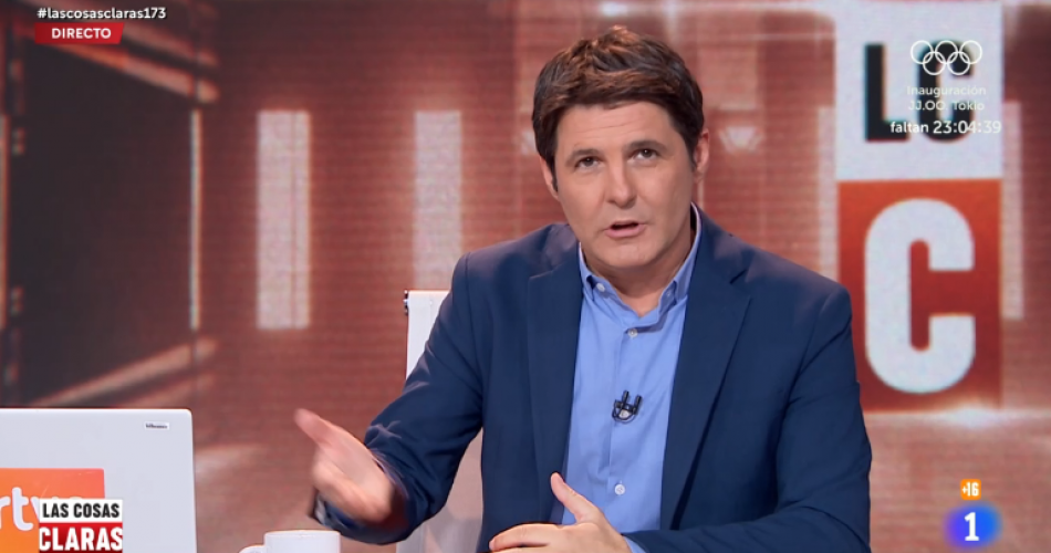 Jesús Cintora en el último día de «Las cosas claras»: «nos cierran, pero les vamos a seguir contando hasta el último minuto lo que pasa […] vamos, que nos echan»