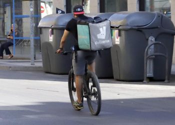 CCOO exige que se aborde el cierre anunciado por Deliveroo con plenas garantías para los 4.000 trabajadores afectados