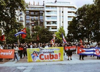 ¡Por Cuba No Pasarán!» Emigración cubana y solidaridad vasca convocaron a centenares de personas en Iruñea-Pamplona, Bilbao, Donostia e Irún