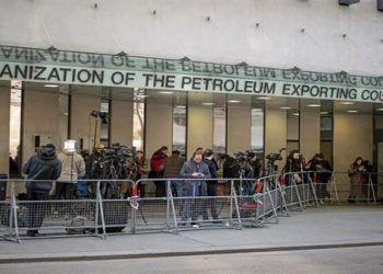 OPEP+ analizará posible aumento de la producción petrolera
