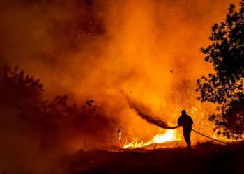 Alianza Verde pide al Gobierno un compromiso climático más fuerte para reducir las emisiones, tras el informe del IPCC, y abandonar los proyectos de ampliación de El Prat y Barajas