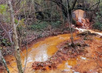 Denuncian que a Xunta agocha información sobre as drenaxes ácidas en Touro