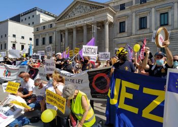 Los sindicatos de la izquierda combativa y de clase promoverán nuevas movilizaciones en defensa de los derechos del personal temporal e interino del sector público