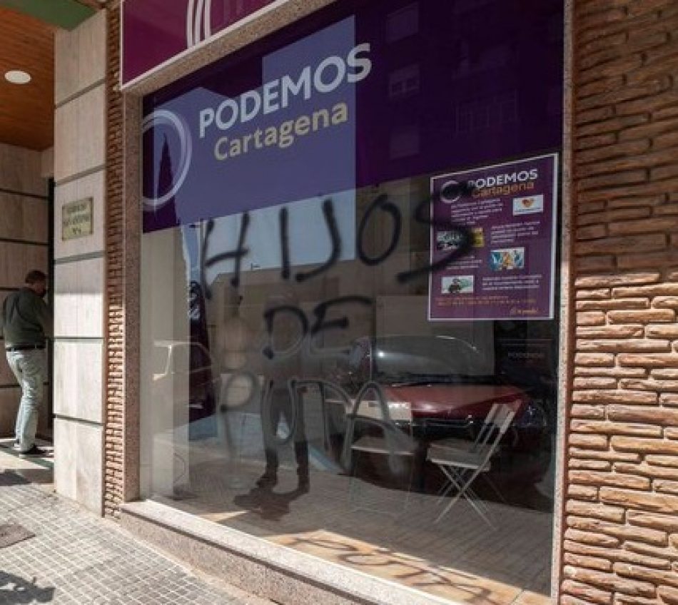 Detienen a un neonazi por el ataque con cócteles molotov a la sede de Podemos en Cartagena