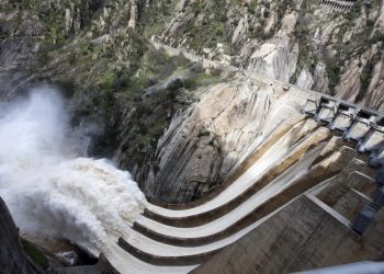 Castañón: «limitar el precio de la energía nuclear e hidroeléctrica es viable y acorde con la Unión Europea»