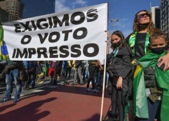 Bolsonaro arremete contra Tribunal Supremo Electoral de Brasil