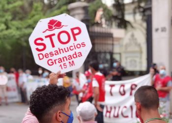 Crónica de la manifestación convocada por Stop Desahucios Granada 15M por el derecho a la vivienda