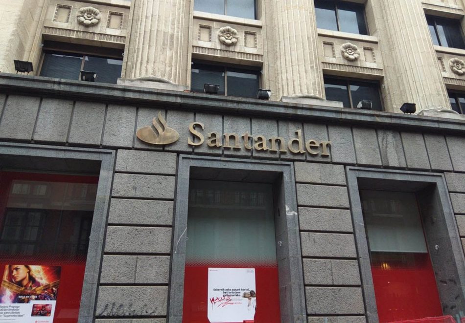 Condenan a Santander a devolver a una anciana 316.000 euros que perdió en inversiones de riesgo