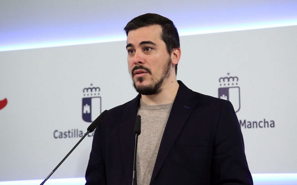 Duras críticas de Podemos a la «Ley Antiocupación» de Castilla-La Mancha