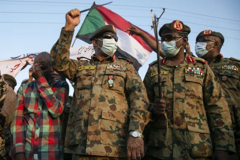 Sudán denuncia un intento de golpe y detiene a varios altos mandos militares