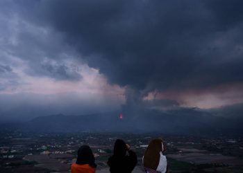 El dióxido de azufre del volcán de La Palma llega a la Península sin impactar en la calidad del aire
