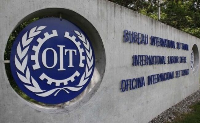 La IA transformará desigualmente los mercados laborales, alerta OIT
