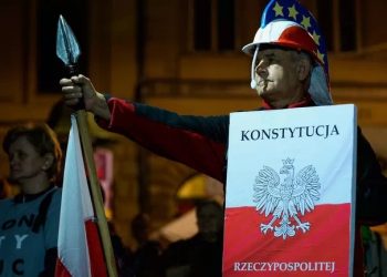 Polonia pospone el veredicto que la enfrenta a normas judiciales de UE
