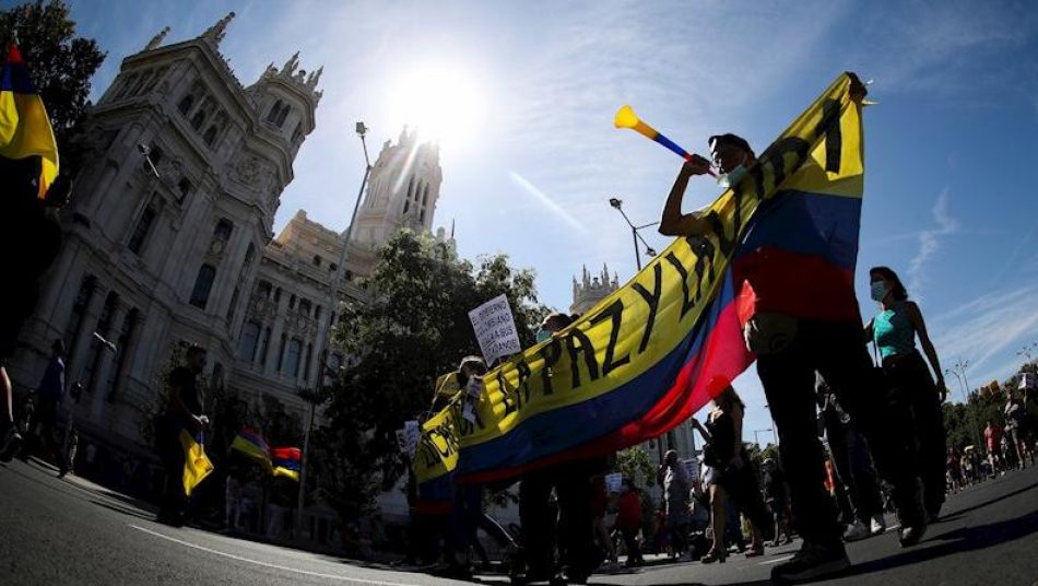 La comunidad colombiana en Madrid protesta contra el reconocimiento del gobierno a Iván Duque