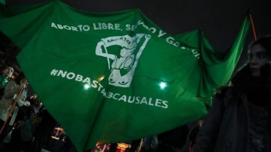 Encuestadora revela que 73% de Chile está a favor del aborto