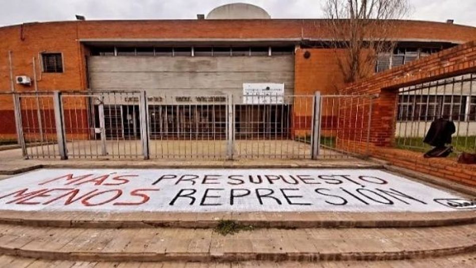 Estudiantes en Uruguay se movilizan contra reforma educativa