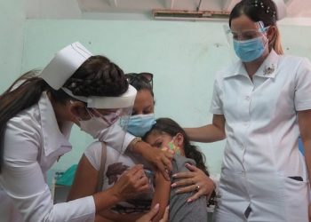 Cuba, primer país del mundo en comenzar la vacunación masiva en niños de dos a 11 años