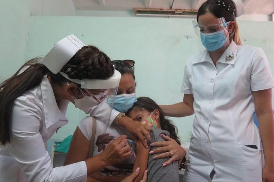 Cuba, primer país del mundo en comenzar la vacunación masiva en niños de dos a 11 años