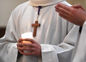 Informan de 216.000 víctimas de pederastas de Iglesia francesa