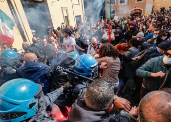 IU traslada “toda nuestra fuerza al conjunto de la clase obrera italiana y a la dirección del sindicato hermano CGIL” tras el asalto fascista a su sede