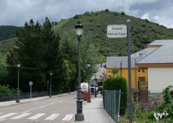 Molinaseca (León) mantiene la calle del franquista «Manuel Fraga»