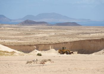 El Gobierno de Canarias reconoce que se han extraído áridos de manera ilegal en el Jable de Famara