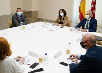 Más de 1.700 millones y 2.500 nuevos trabajadores, la ‘alternativa real’ de los sindicatos de la Mesa Sectorial para paliar las carencias de la AP madrileña