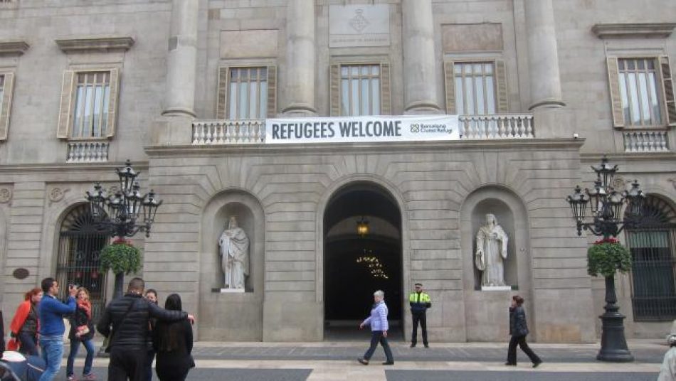 El Grupo Municipalista de IU-Podemos-Comuns trasladará a la FEMP una propuesta para que los municipios de menos de 20.000 habitantes entren en el plan de acogida de personas refugiadas