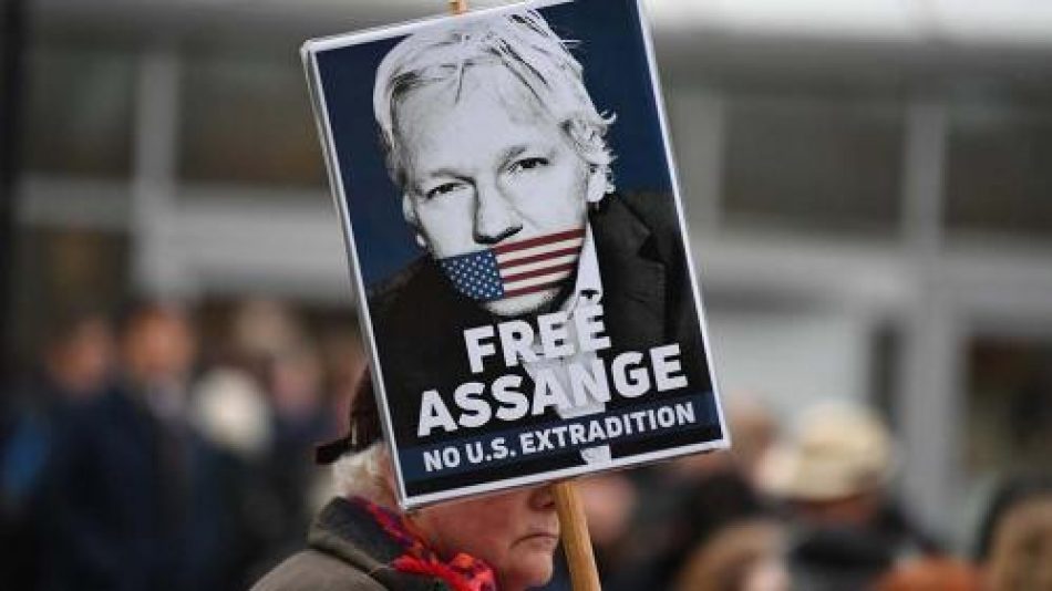 Governo Trump planejou sequestrar ou assassinar Julian Assange