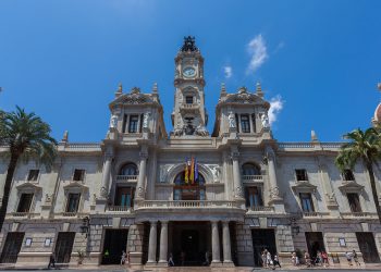 Valencia contabiliza 830 grandes tenedores de vivienda y prevé aplicarles un recargo en el IBI si las mantienen vacías