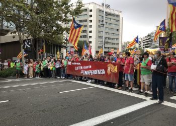 Miles de manifestantes conmemoran en Barcelona el 1-O y la huelga del 3-O