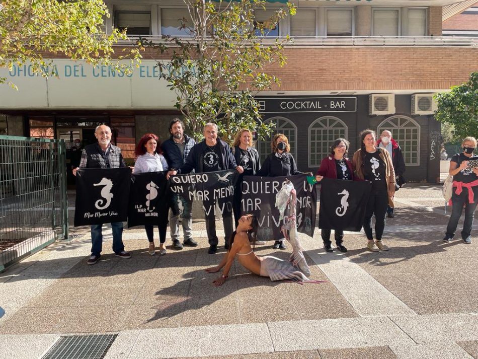 La infancia y la juventud al rescate del Mar Menor con sus firmas