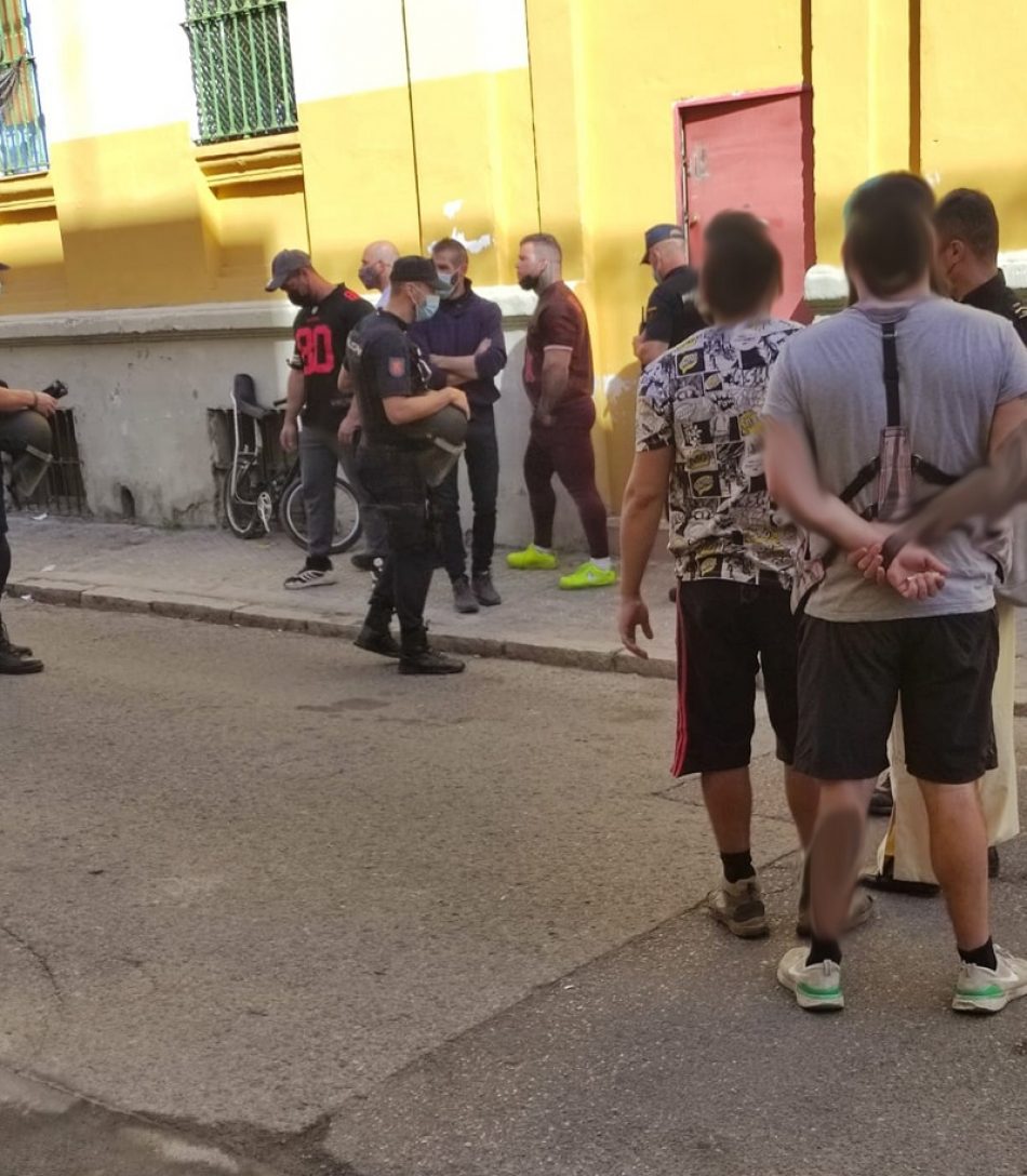 La empresa “Desokupa” desahucia de forma violenta e ilegal un edificio en Sevilla, pero el juez ordena el regreso de los vecinos