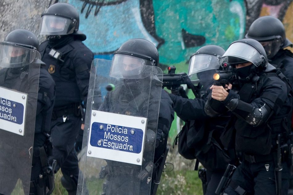 En Comú Podem aconsegueix modificar el protocol d’utilització de les llançadores de foam dels Mossos