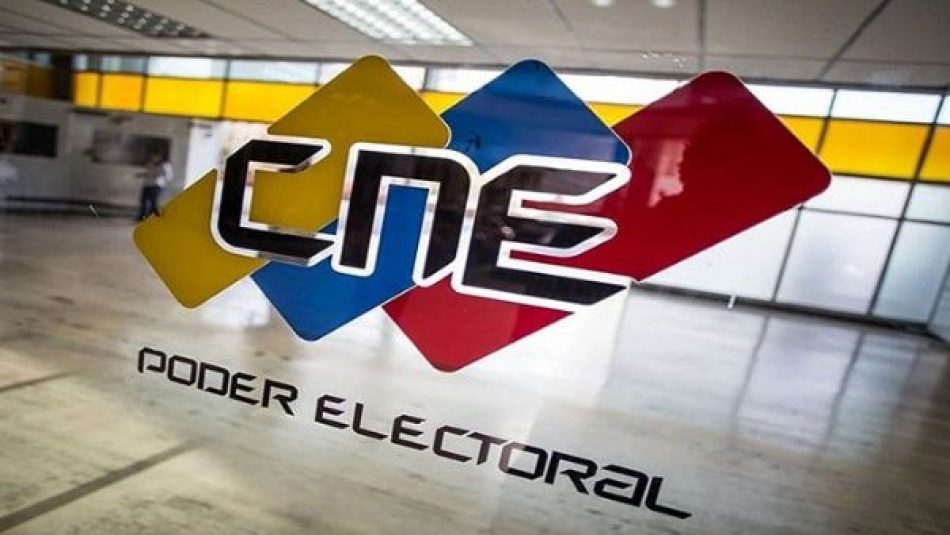 CNE firma memorando con Centro Carter sobre misión de expertos para comicios del 21N en Venezuela