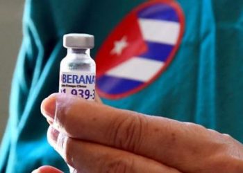 Vacunas a ritmo cubano