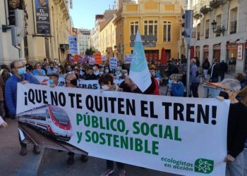 Gran manifestación por un ferrocarril público que vertebre el territorio y enfríe el planeta