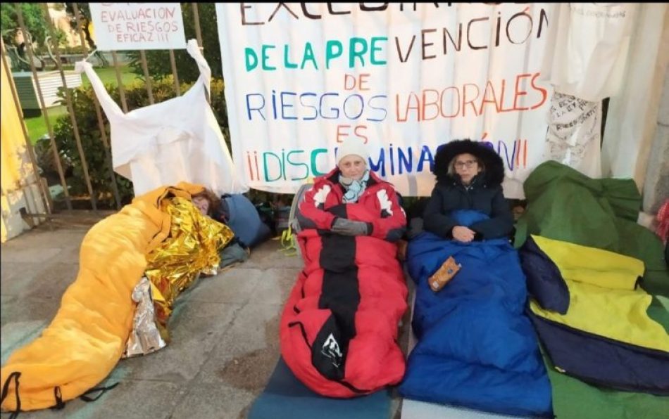 Trabajadoras del Servicio de Ayuda a Domicilio se concentran de manera indefinida frente al Ministerio de Trabajo de Madrid