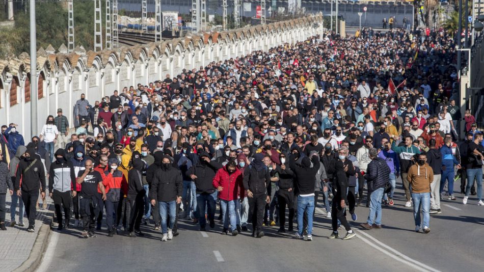 Adelante Andalucía pregunta al Gobierno por el uso de pelotas de goma y de gas pimienta contra los trabajadores en huelga en Cádiz