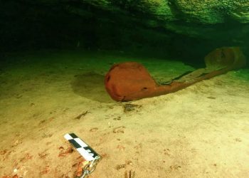 Hallan por casualidad en México una canoa maya de hace más de 1.000 años