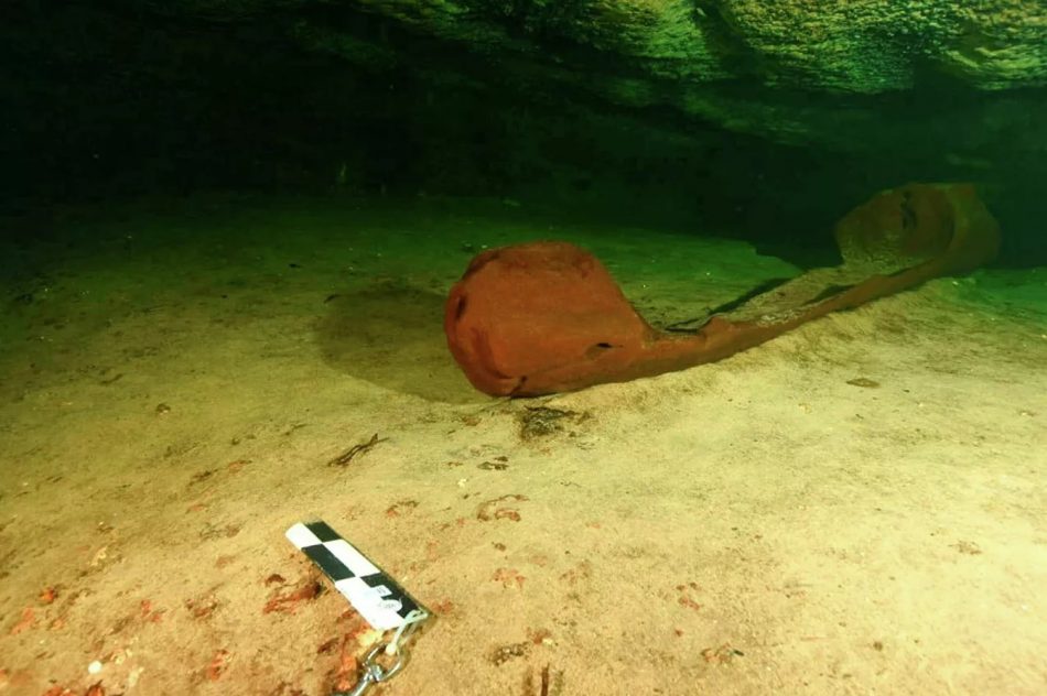 Hallan por casualidad en México una canoa maya de hace más de 1.000 años