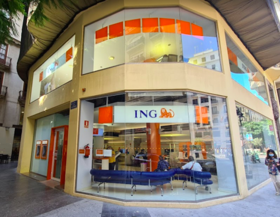 ING Bank expulsa una família d’una sucursal per parlar en Valencià