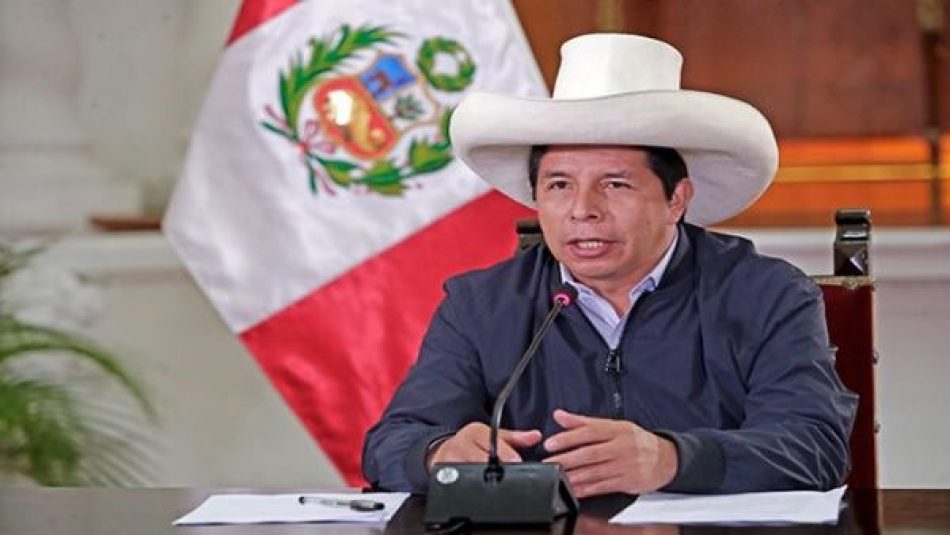 Presidente peruano llama a unidad tras intento de destitución
