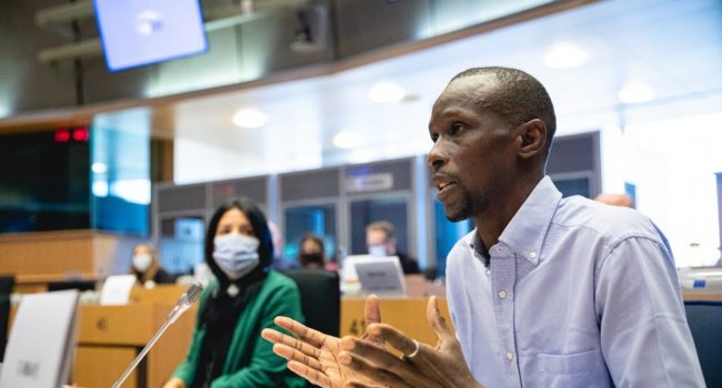 Comisiones Obreras respalda el comunicado de las vecinas y vecinos de Serigne Mbaye y denuncia «una actuación policial desproporcionada»