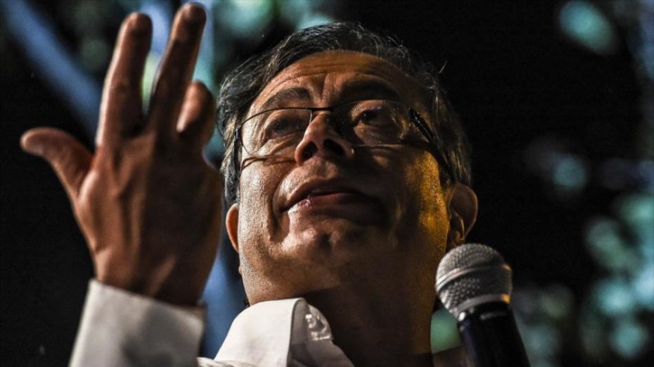 Grupos paramilitares amenazan al candidato de la izquierda colombiana Gustavo Petro