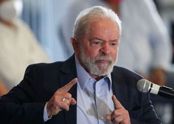 Lula aventaja en 17 puntos a Bolsonaro en las encuestas para las presidenciales brasileñas