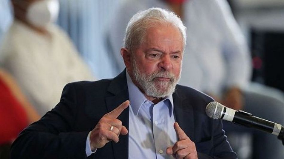 Lula aventaja en 17 puntos a Bolsonaro en las encuestas para las presidenciales brasileñas