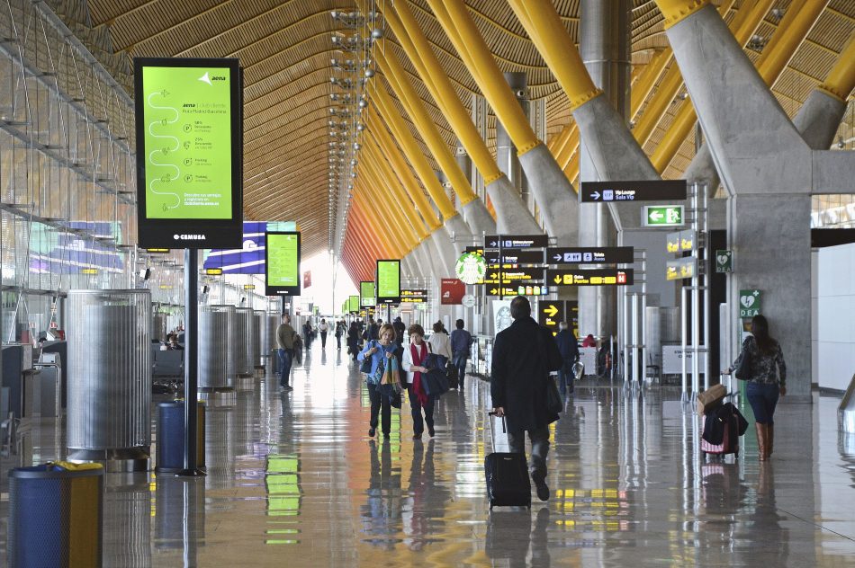 La plantilla de AENA en Barajas se moviliza en defensa de la salud laboral y la conciliación familiar