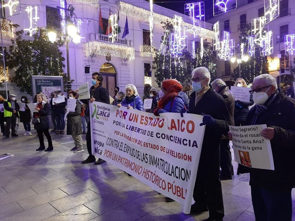 Granada celebró el Día Internacional del Laicismo 2021 en la Plaza del Ayuntamiento